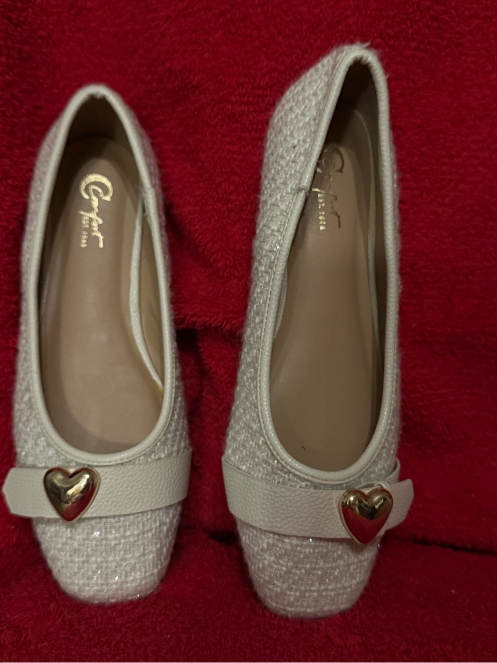 Comfort Sz 8 Ivory Tweed Ballet Flats with Gold Heart Accent VGUC 😊😊